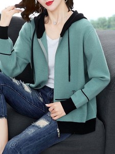 今年流行的外套早秋装2021年春秋季新款连帽女士毛衣开衫休闲上衣
