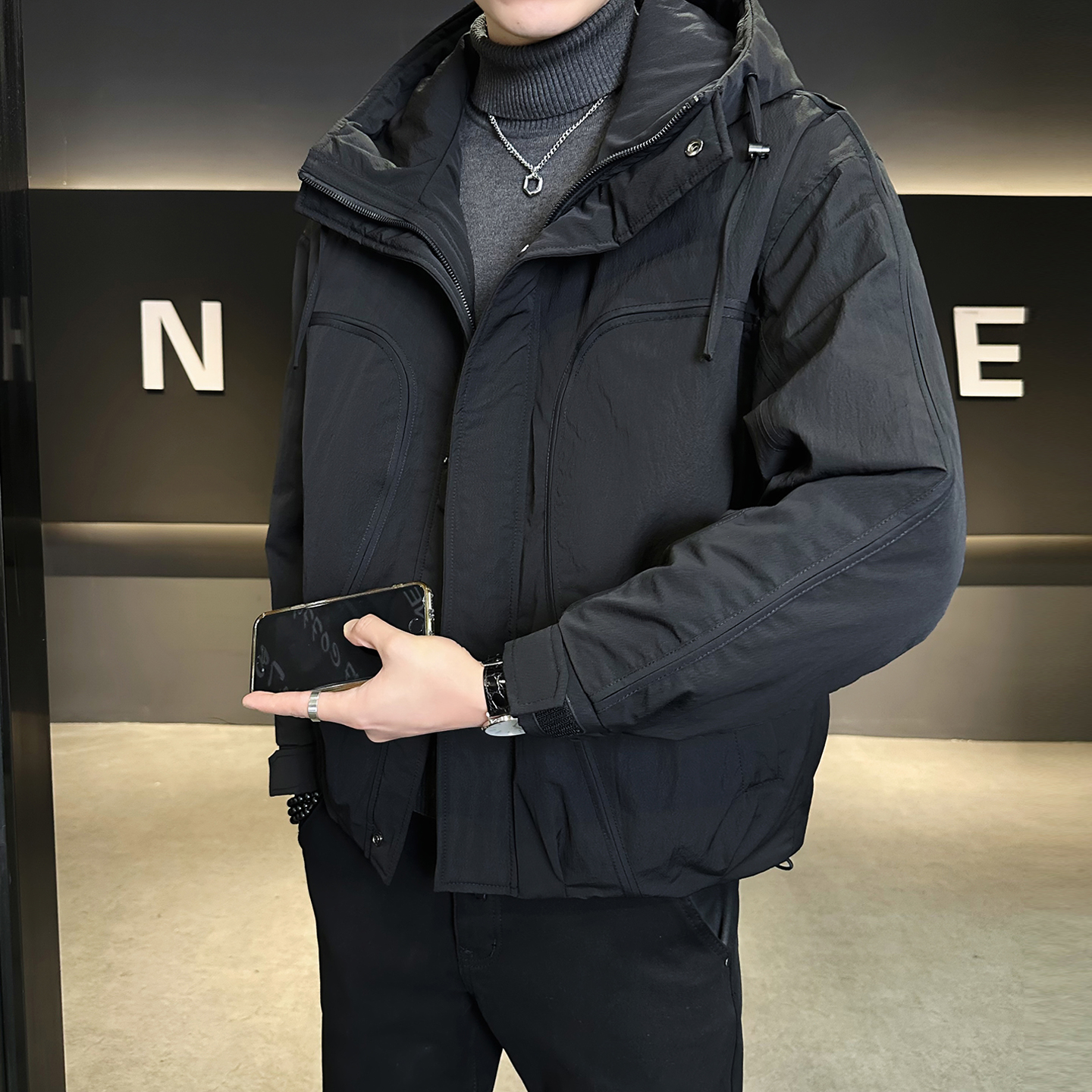 潮牌工装风连帽羽绒服男冬季2025新款加厚多口袋羽绒保暖男装外套