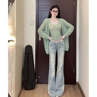 浅色蕾丝花边微喇牛仔裤女2025新款复古低腰显瘦不贴腿直筒裤子