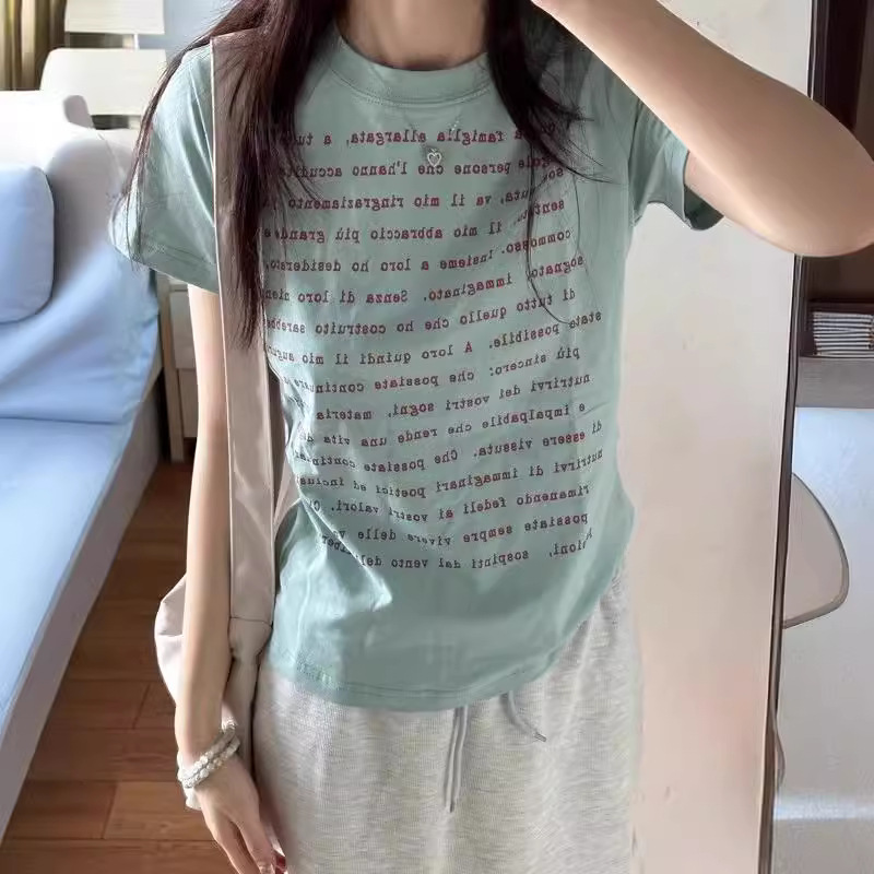 甜辣妹浅蓝色字母正肩短袖T恤女夏季修身显瘦时尚气质百搭上衣潮