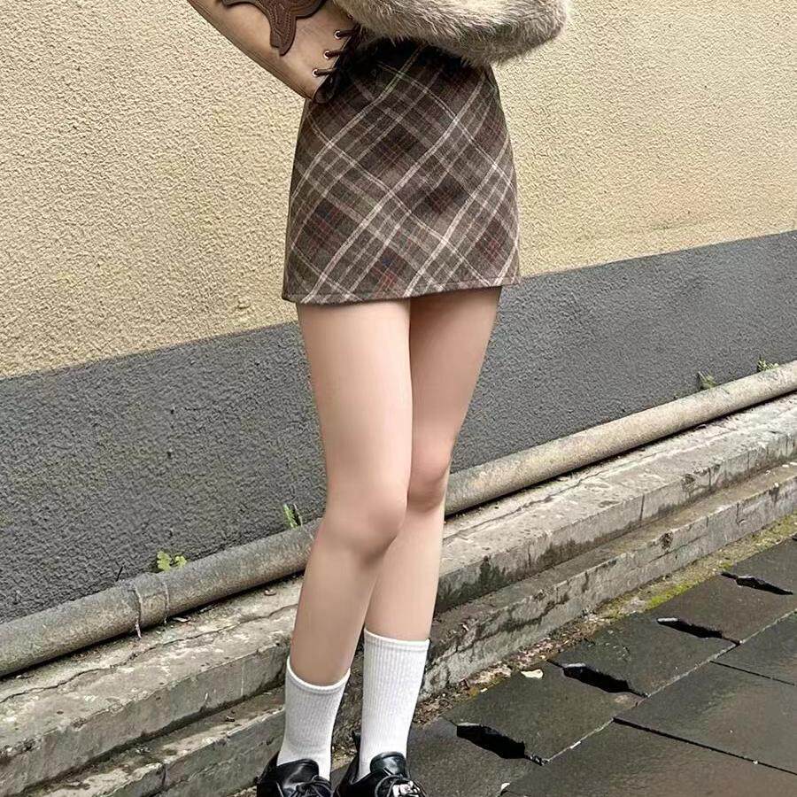 大码胖mm毛呢半身裙女格子A字格纹短裙2026新款包臀小个子半裙子