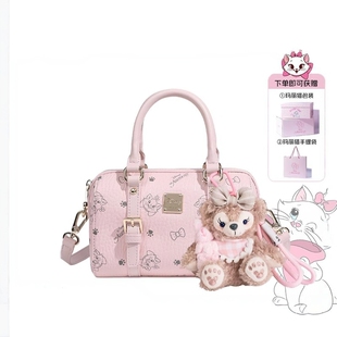 迪士尼包包女款轻奢小众高级感斜挎包女通勤草莓熊枕头包生日礼物