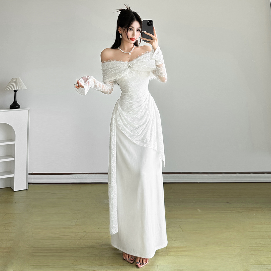 一字肩长袖连衣裙褶皱收腰包臀裙