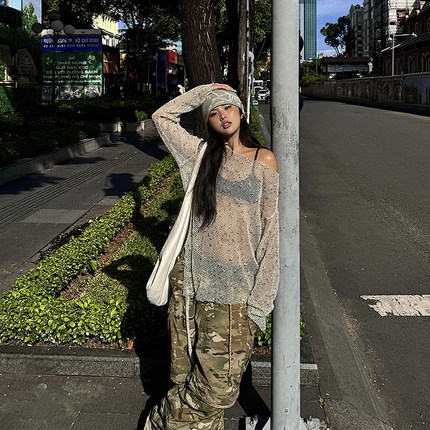 SylCue 时髦辣妹风设计感斜领露肩长袖t恤女宽松慵懒百搭显瘦上衣