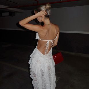 SylCue 恋爱女神性感辣妹风大露背抹胸连衣裙蕾丝荷叶边不规则裙