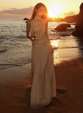 SylCue 辣妹慵懒风褶皱修身显瘦挂脖连衣裙心机露背百搭度假长裙