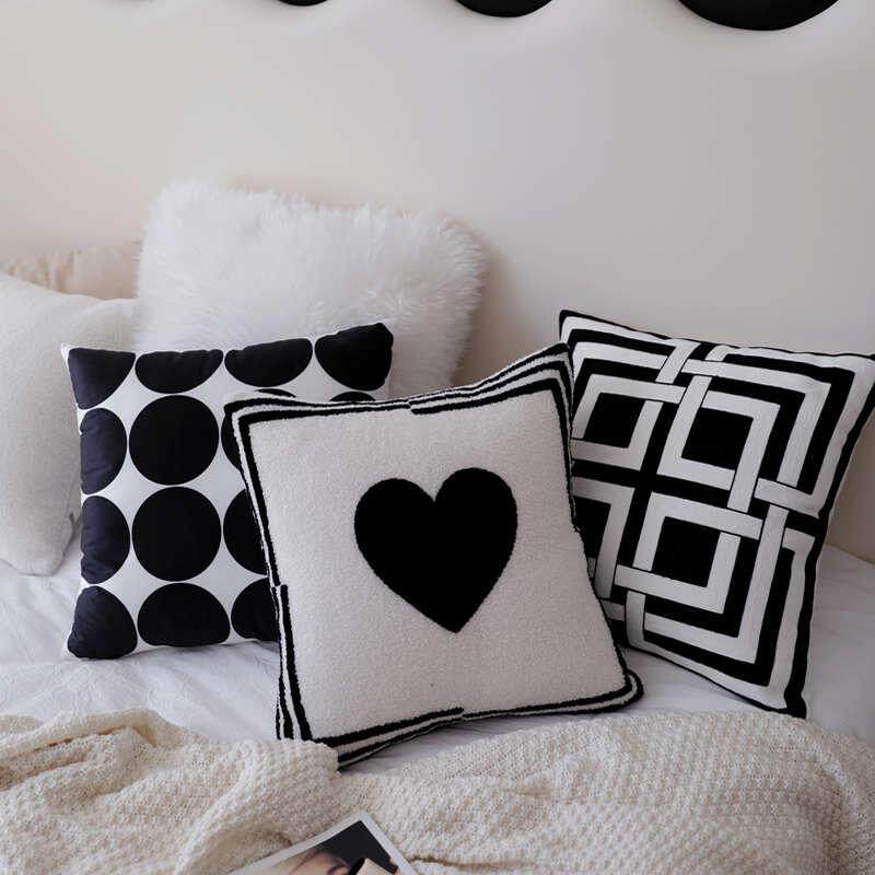 装典美家zoodiiNS现代沙发爱心黑白北欧风客厅沙发靠枕靠垫抱枕