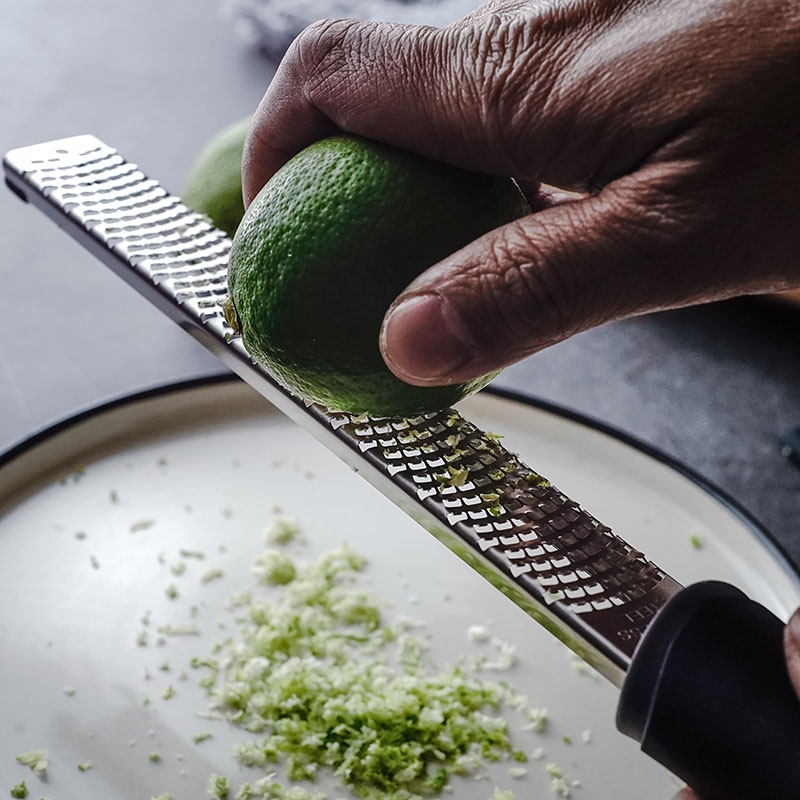 芝士奶酪刨丝器304不锈钢柠檬皮屑刨巧克力刨花刮屑器刨刀家用