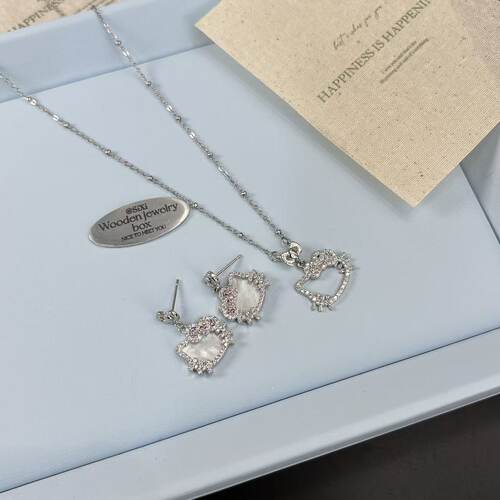 韩版水晶蝴蝶结珍珠项链