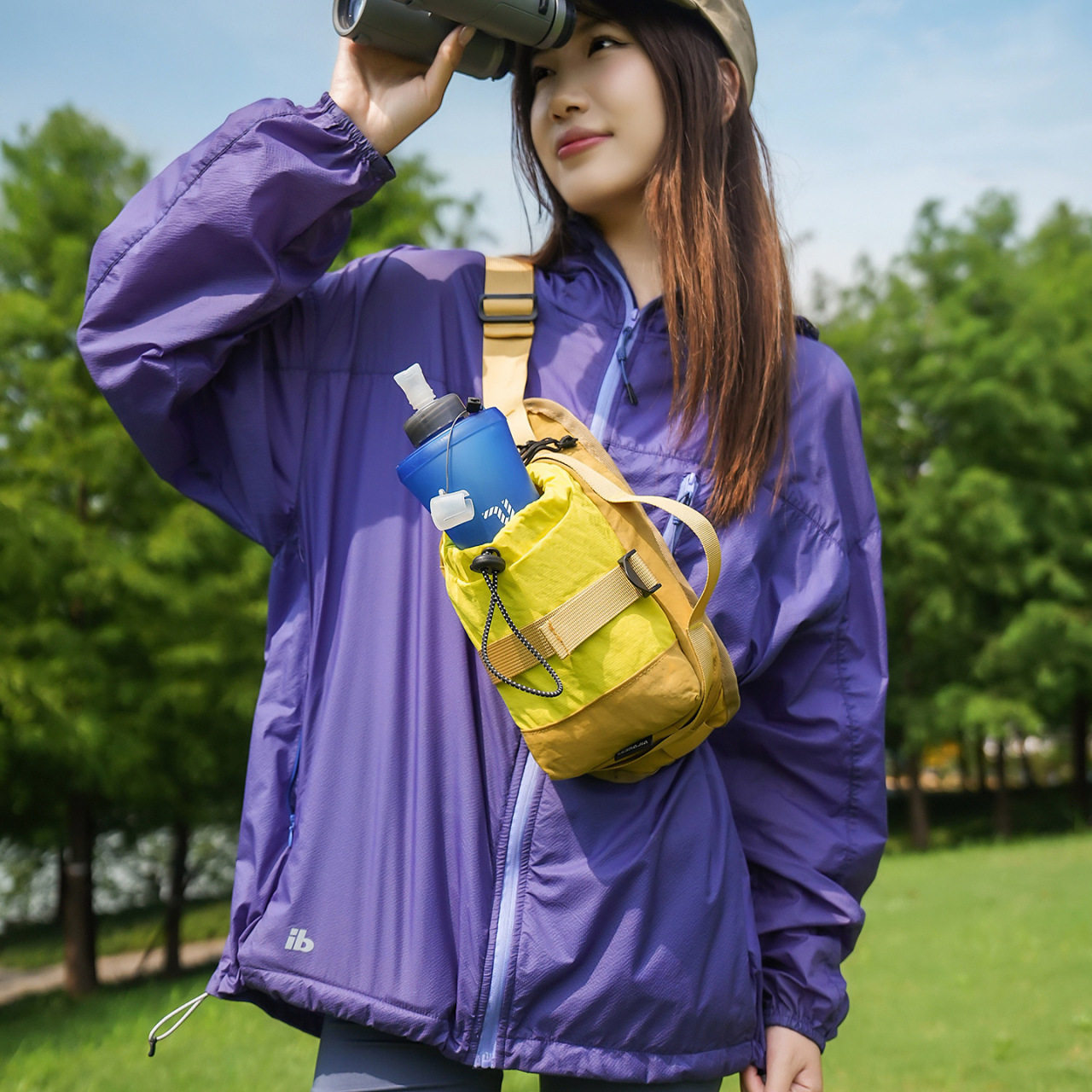 胸包轻量化户外登山水壶包新款斜挎包轻便水杯包小垮包女通勤潮饰