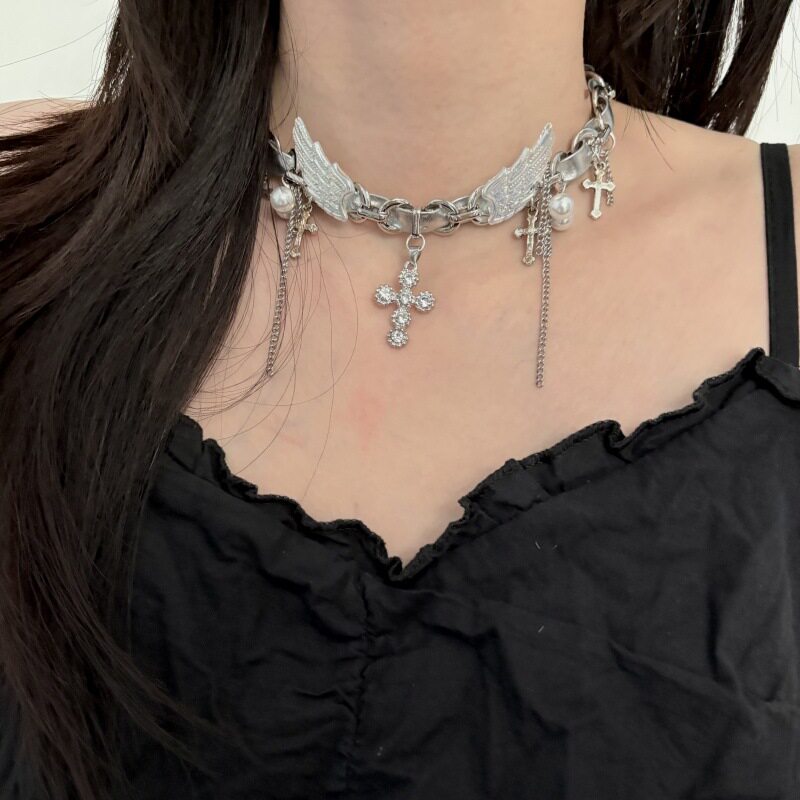 辣妹甜酷风银色皮革翅膀十字架吊坠项链女个性颈链chocker锁骨链