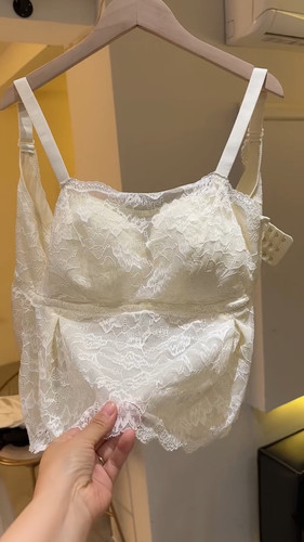 调整型大码防走光吊带背心聚拢蕾丝美背内衣大胸显小胸收副乳文胸