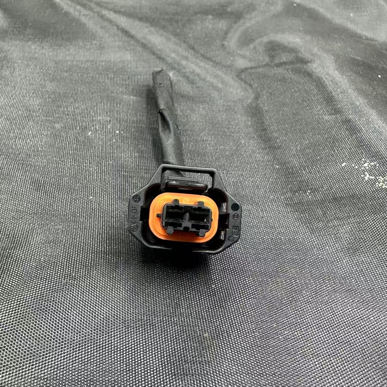 博士2.2/6.5尿素泵喷嘴插头 适用于维柴解放J6德龙尿素喷嘴插头