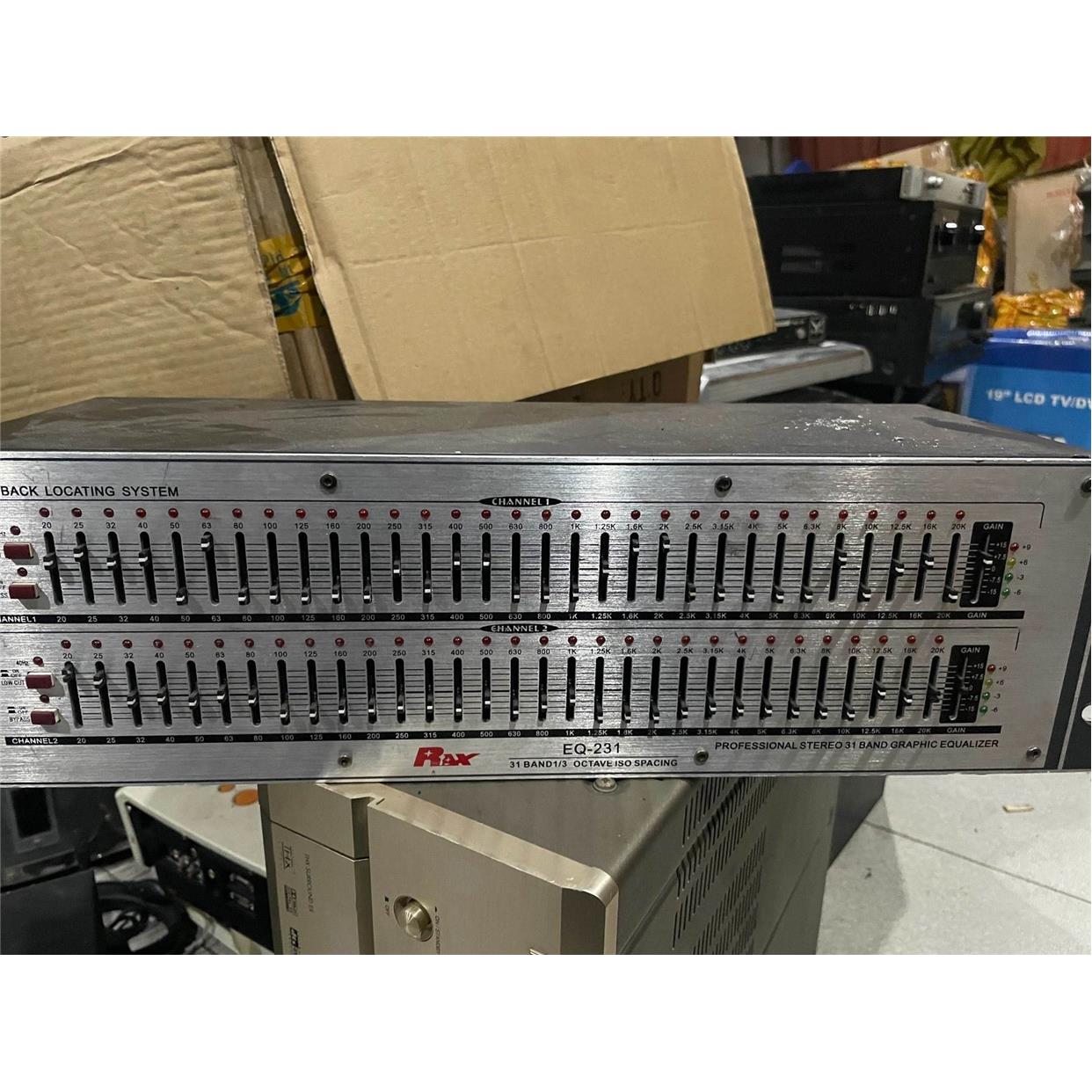 rax eq231均衡器 成色可以 图片实在图，开机的 不知议价