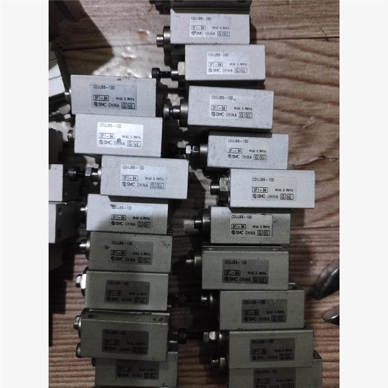 smc气缸cdujb8 10d  10一个 一共32个
