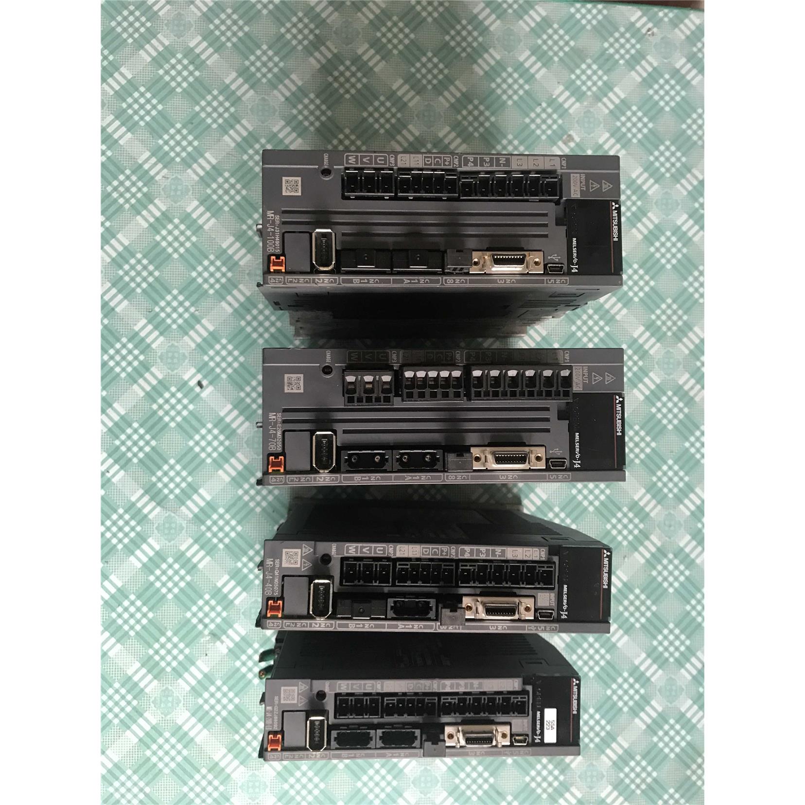 三菱驱动器。MR-J4-200B/10B/20B/40B/70B/100B/350B二手拆机2KW