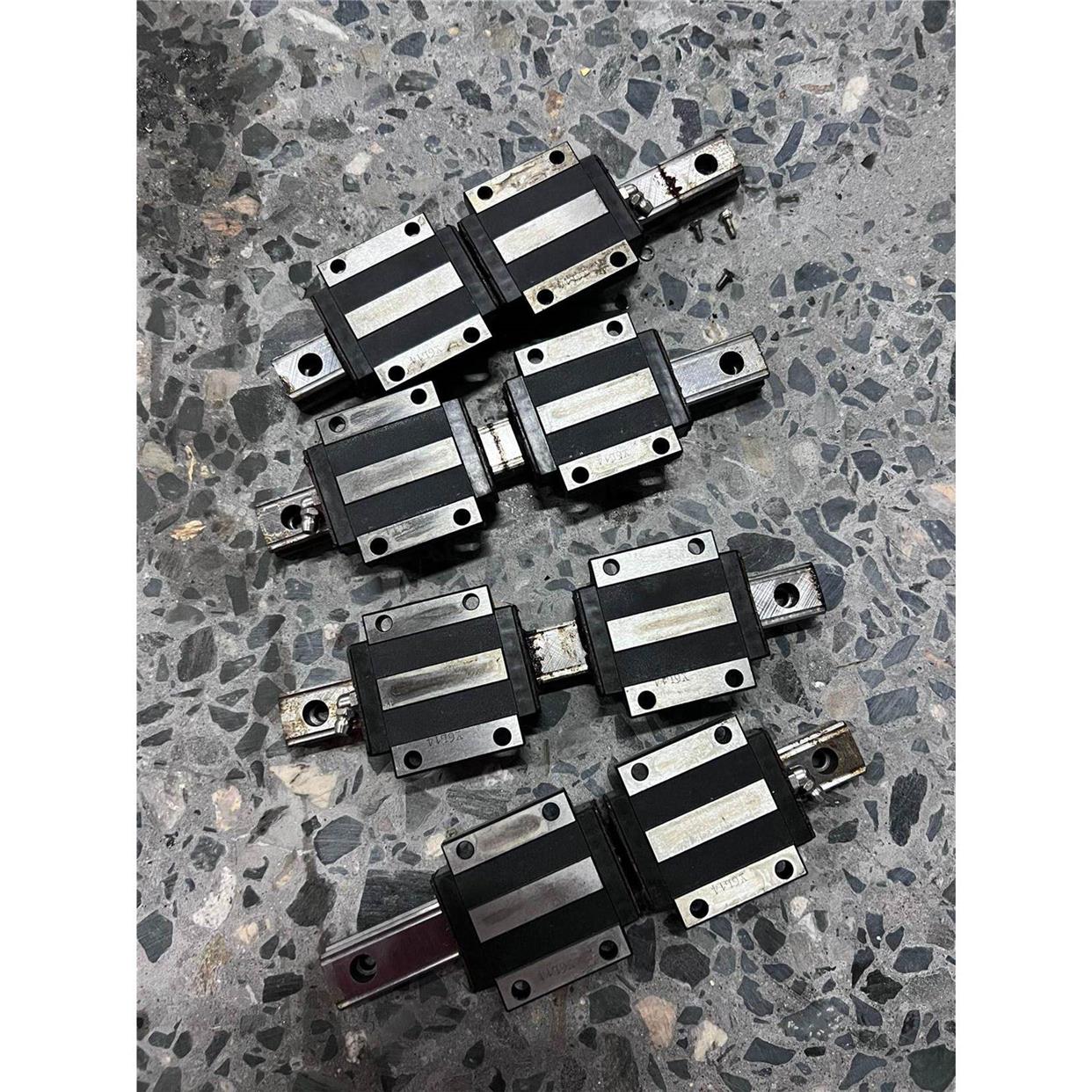 THK SR20TB 导轨，一条2滑块，轨道长度15cm，一