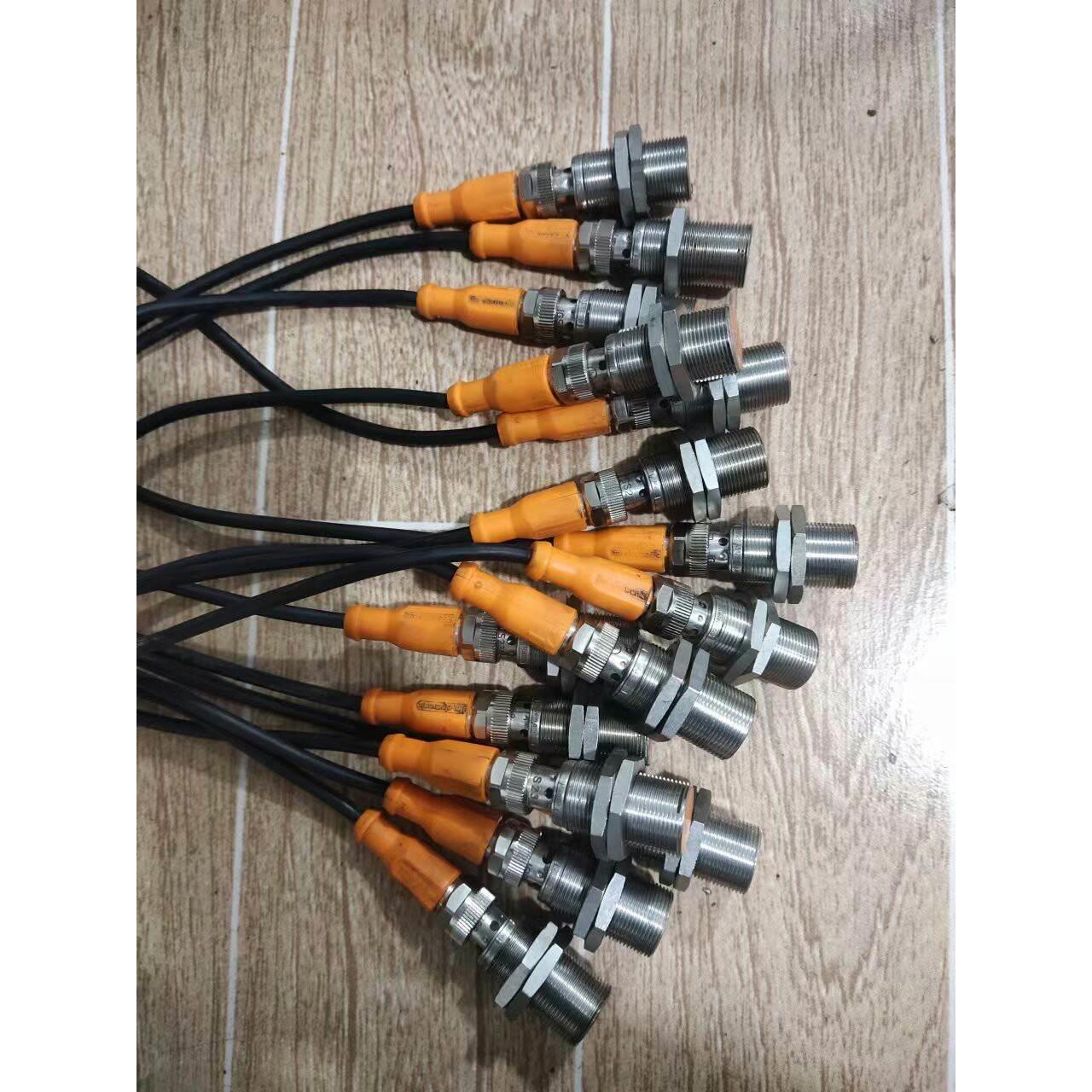 正品原装易福门IGS238接近开关传感器,实物拍摄,功能完好议价