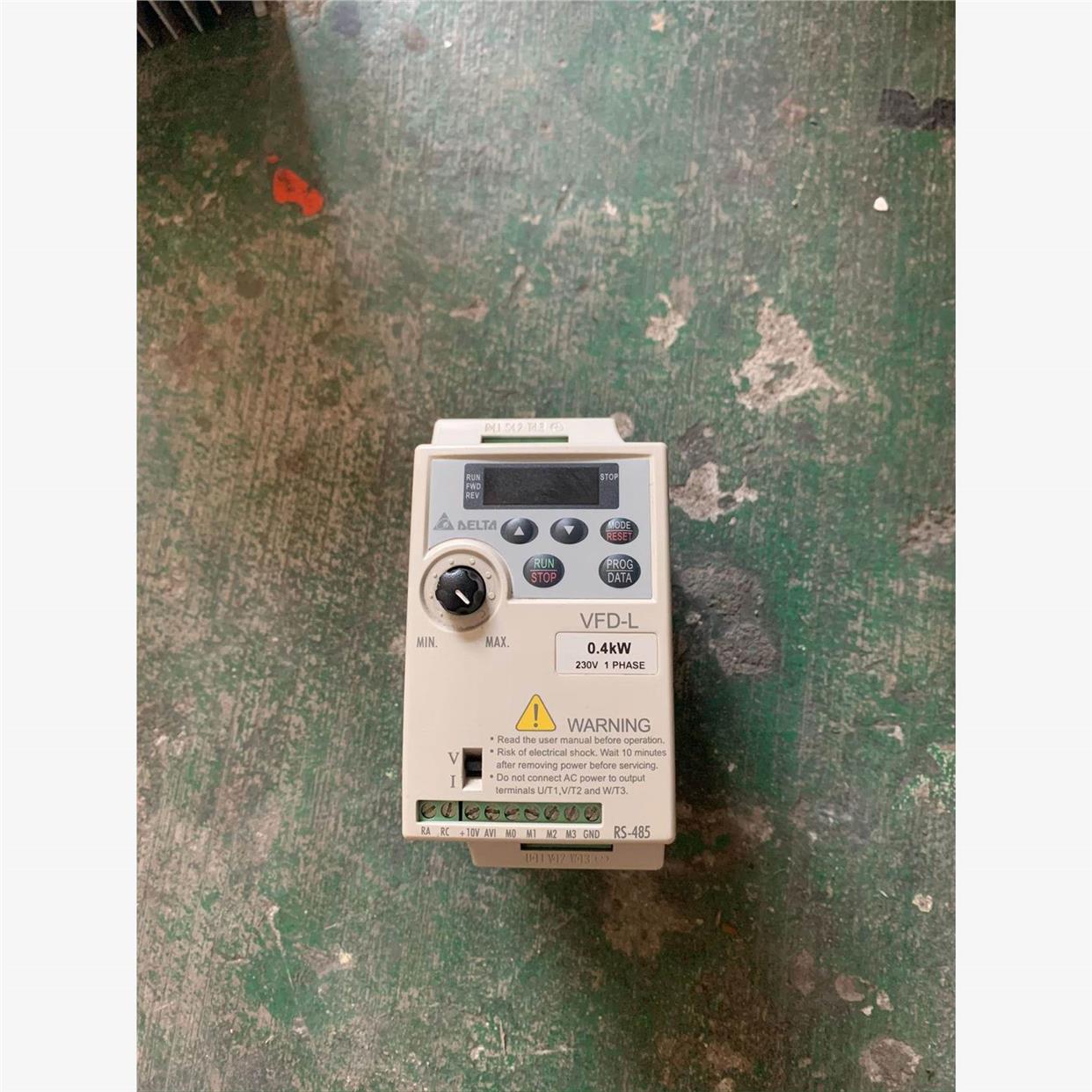 台达变频器VFD004L21A 400W 0.4KW 220