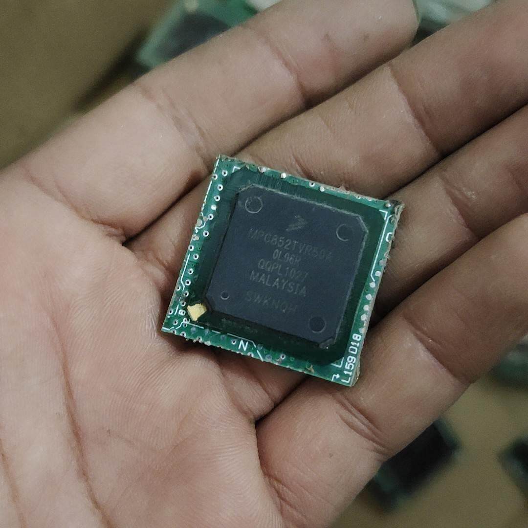 飞思卡尔mpc852tcvr50a有需要的联系 标价可直拍