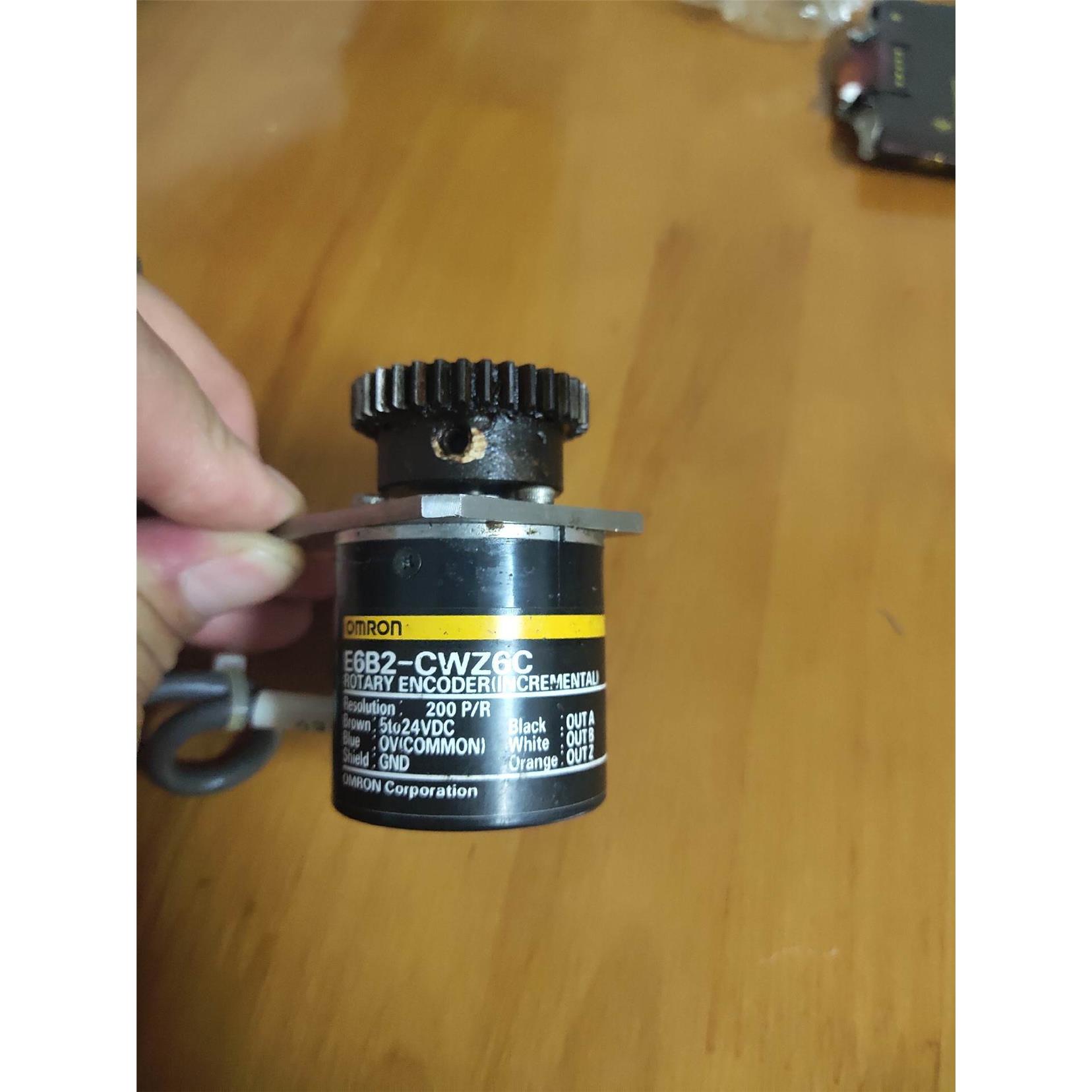 编码开关 E6B2-CWZ6C。200P/R议价