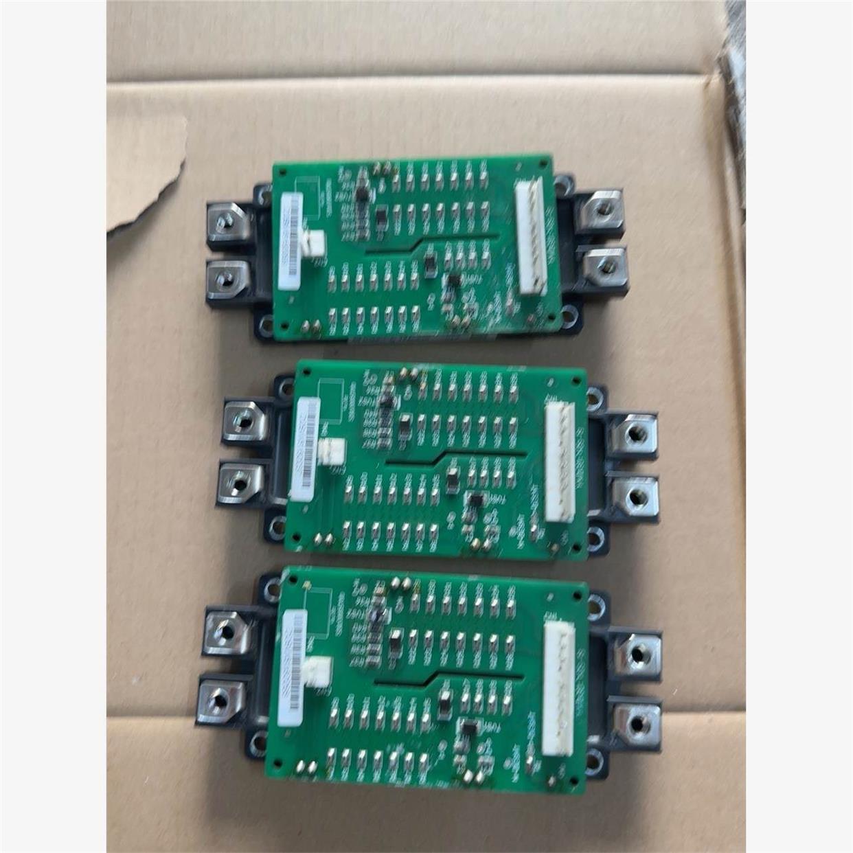 三菱变频模块CM450DX-24T二手拆机一共3个，带板模块