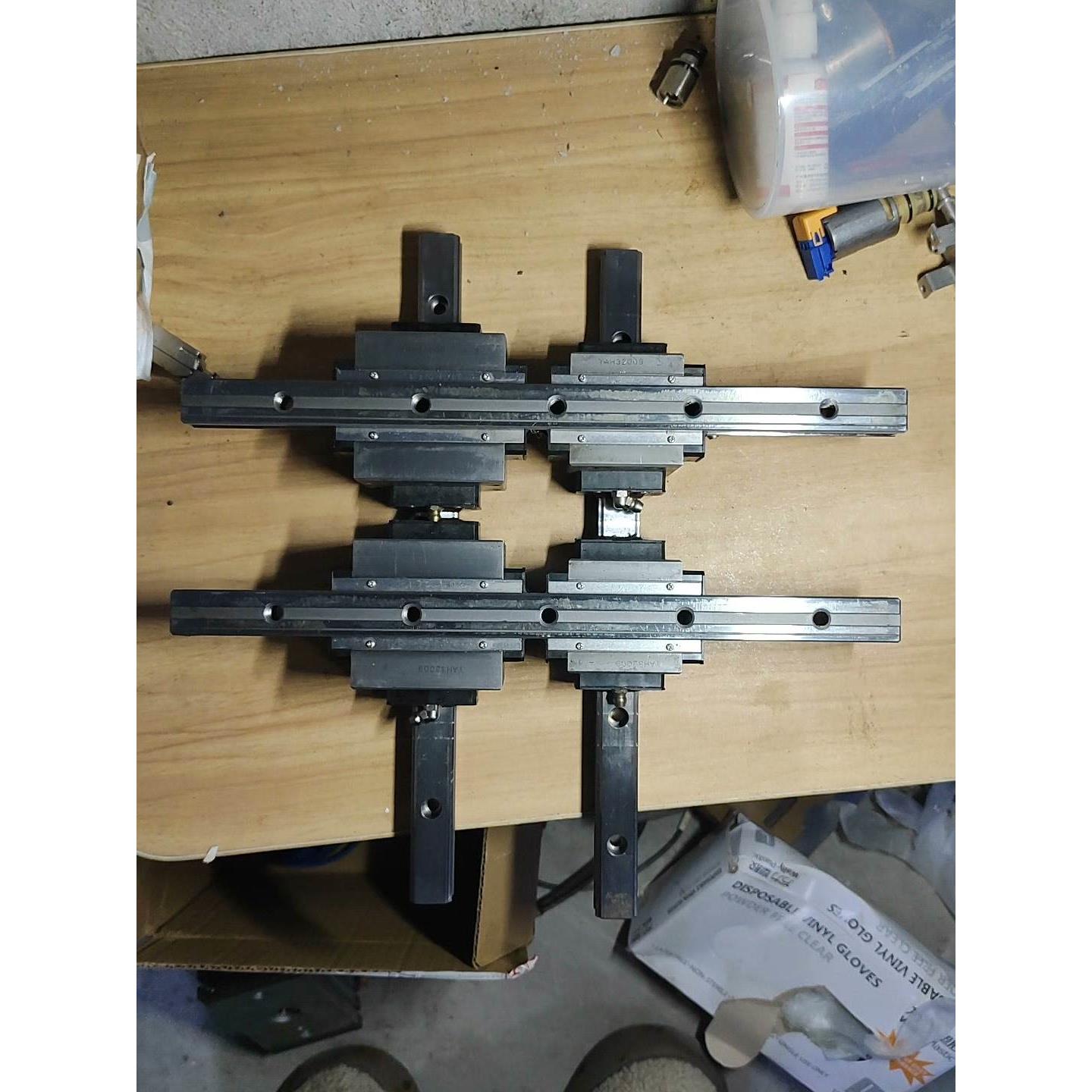 THK HSR20十字滑块，井字导轨，有两套，单号价格135议价
