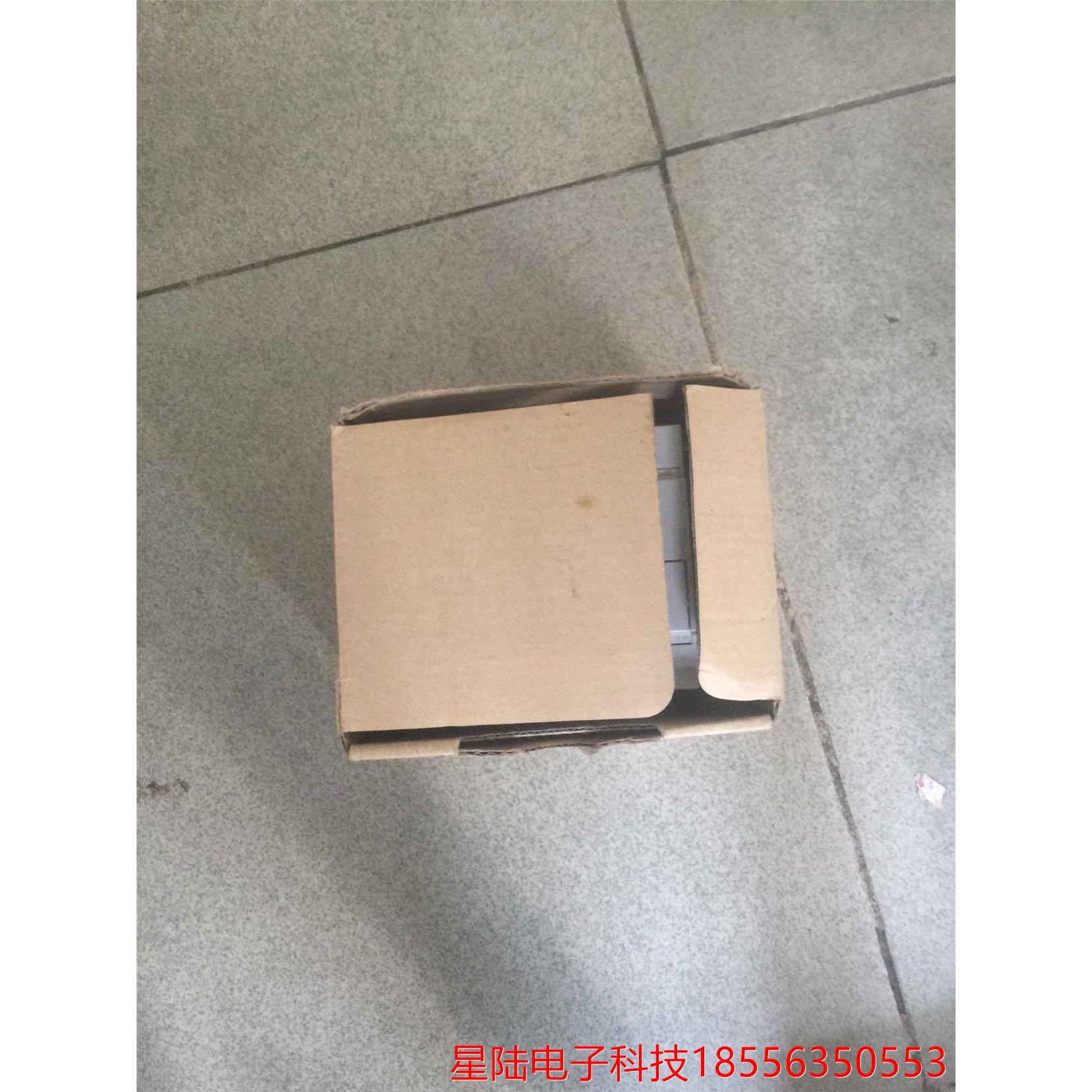三菱  FX3SA-30MR-CM 一台 外包装上盖撕毁  全新原装非台版货