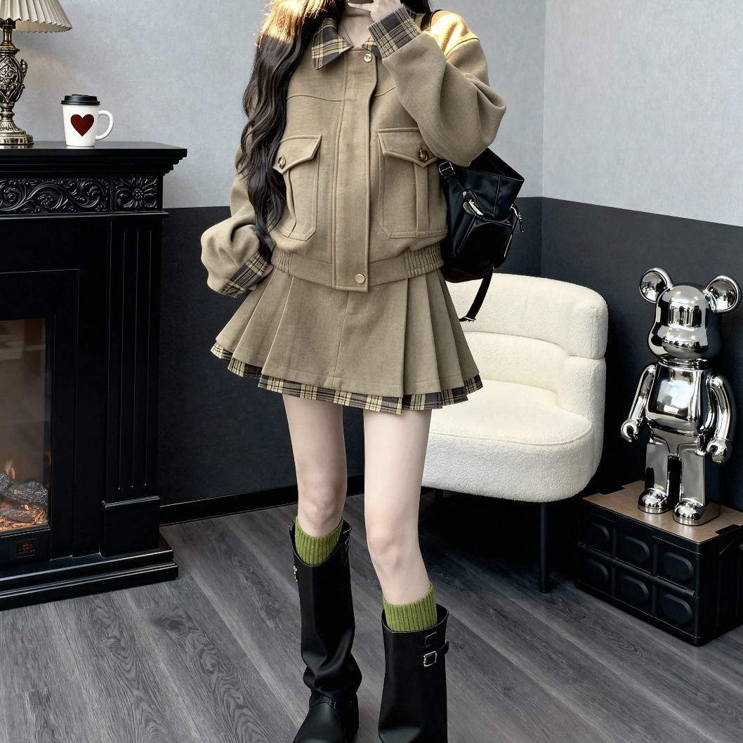 学院风羽绒服格纹套装复古文艺