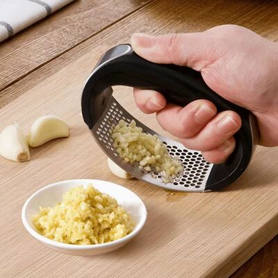 Durable Stainless Steel Garlic Press: Rust-Resistant Heavy-D