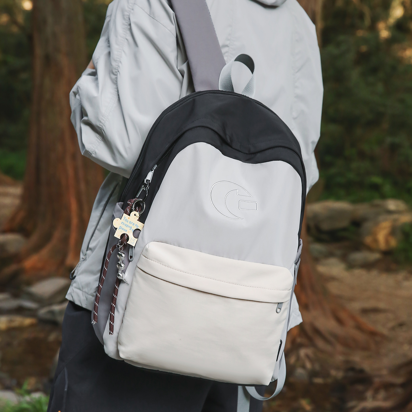 拼色轻便双肩包女生休闲百搭旅行背包男大学生高中生书包初中女生