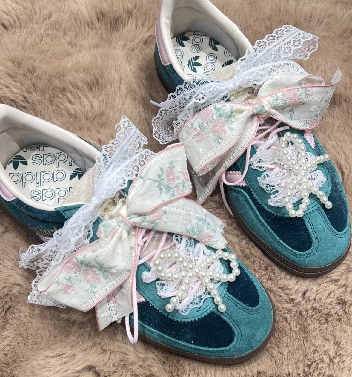白色蕾丝蝴蝶结粉色小花图案鞋带适配spezial德训鞋diy珍珠装饰品