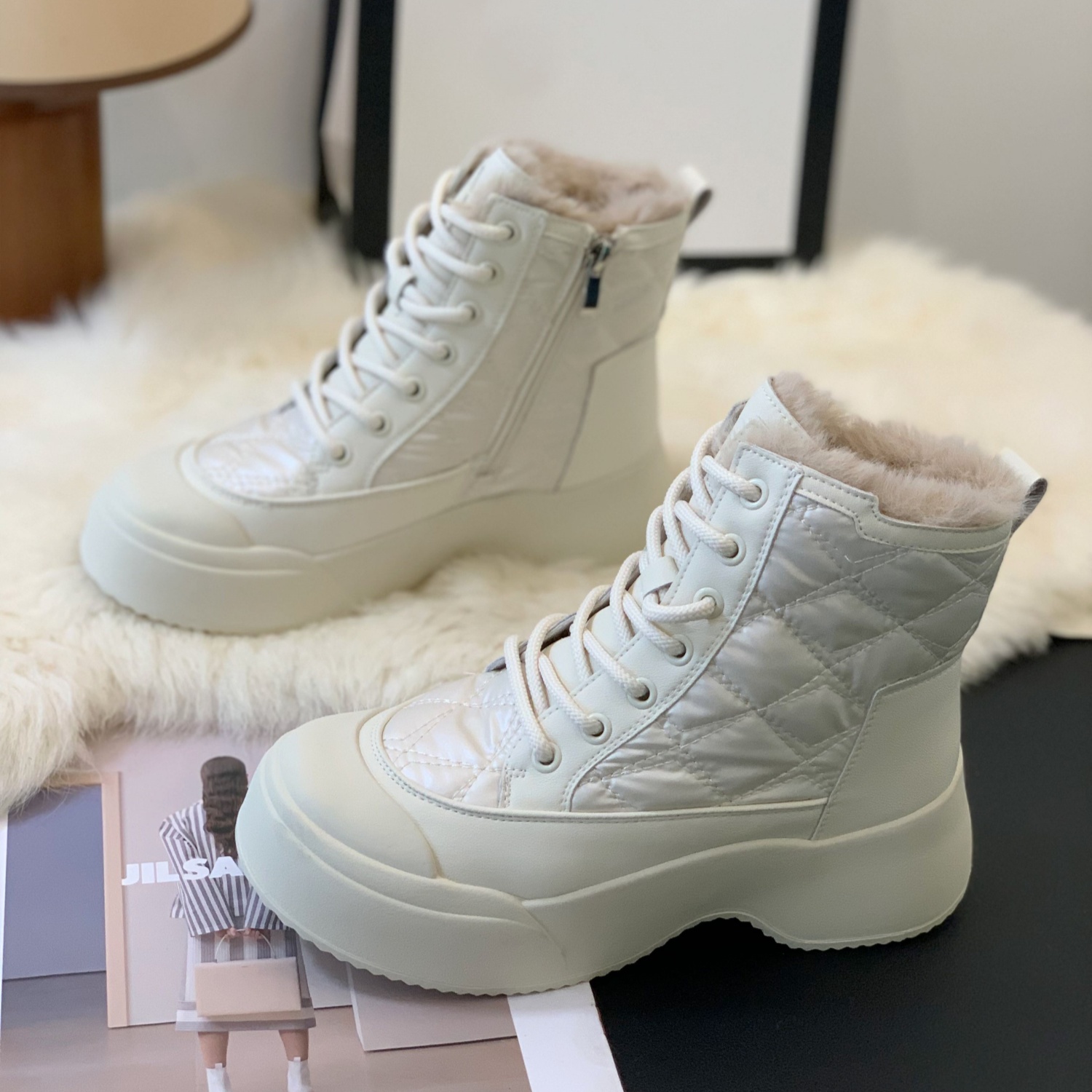 时尚超火百搭小众厚底增高雪地靴