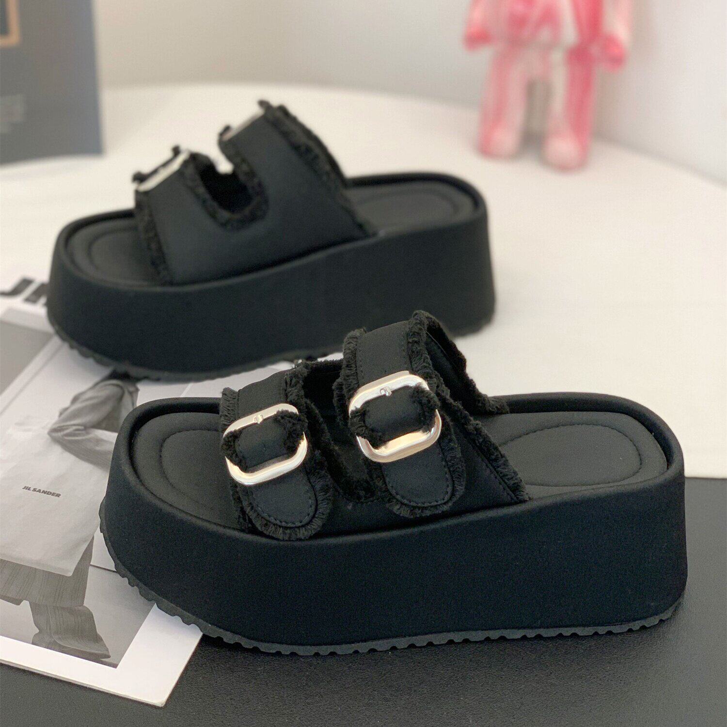 爆款厚底增高6cm一字凉拖鞋2026夏季外穿新款时尚高级感沙滩凉鞋