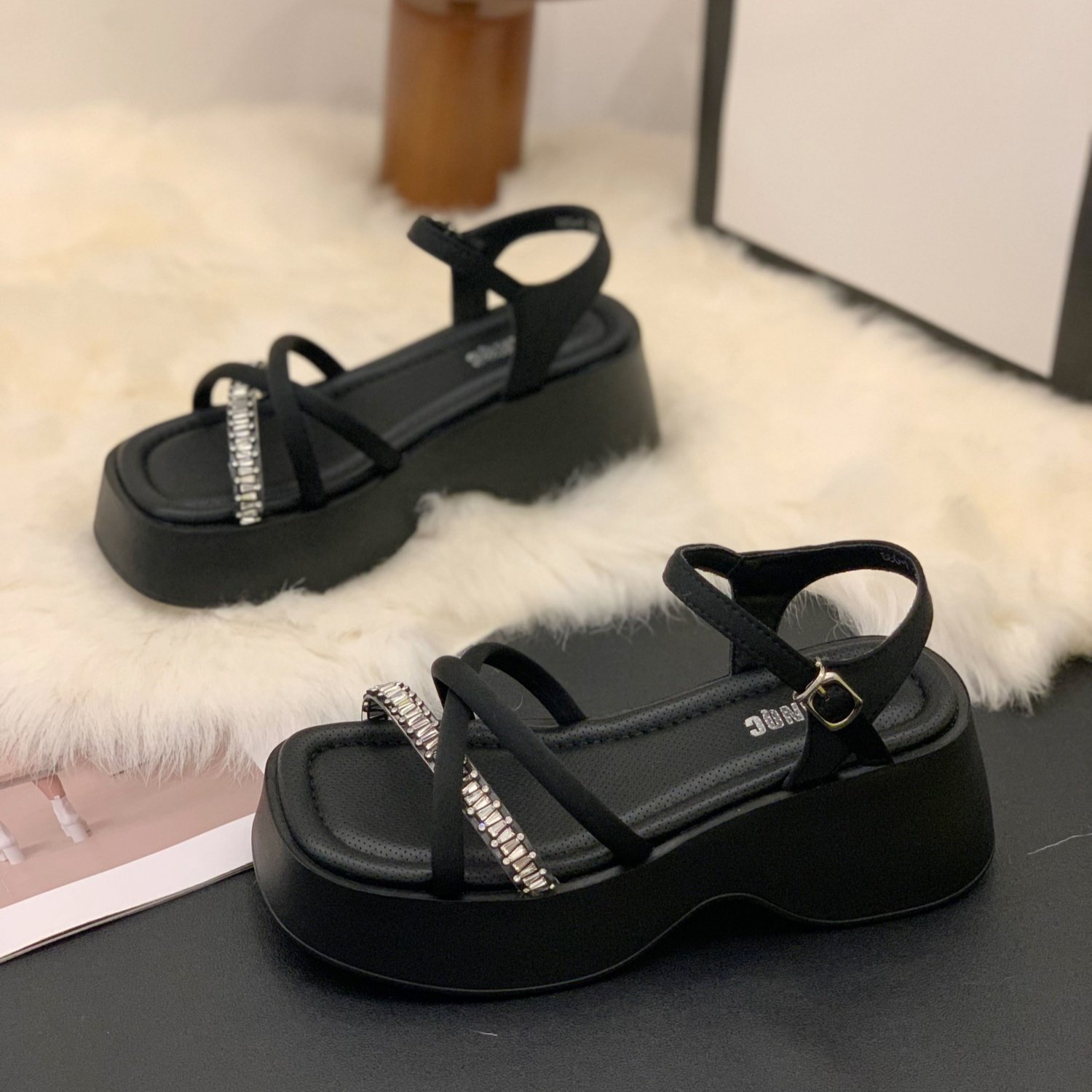 时尚交叉带凉鞋女2025夏新款厚底外穿简约水钻沙滩配裙子罗马凉鞋,女鞋,罗马凉鞋,淘宝优惠券,粉丝福利购,淘宝优惠卷