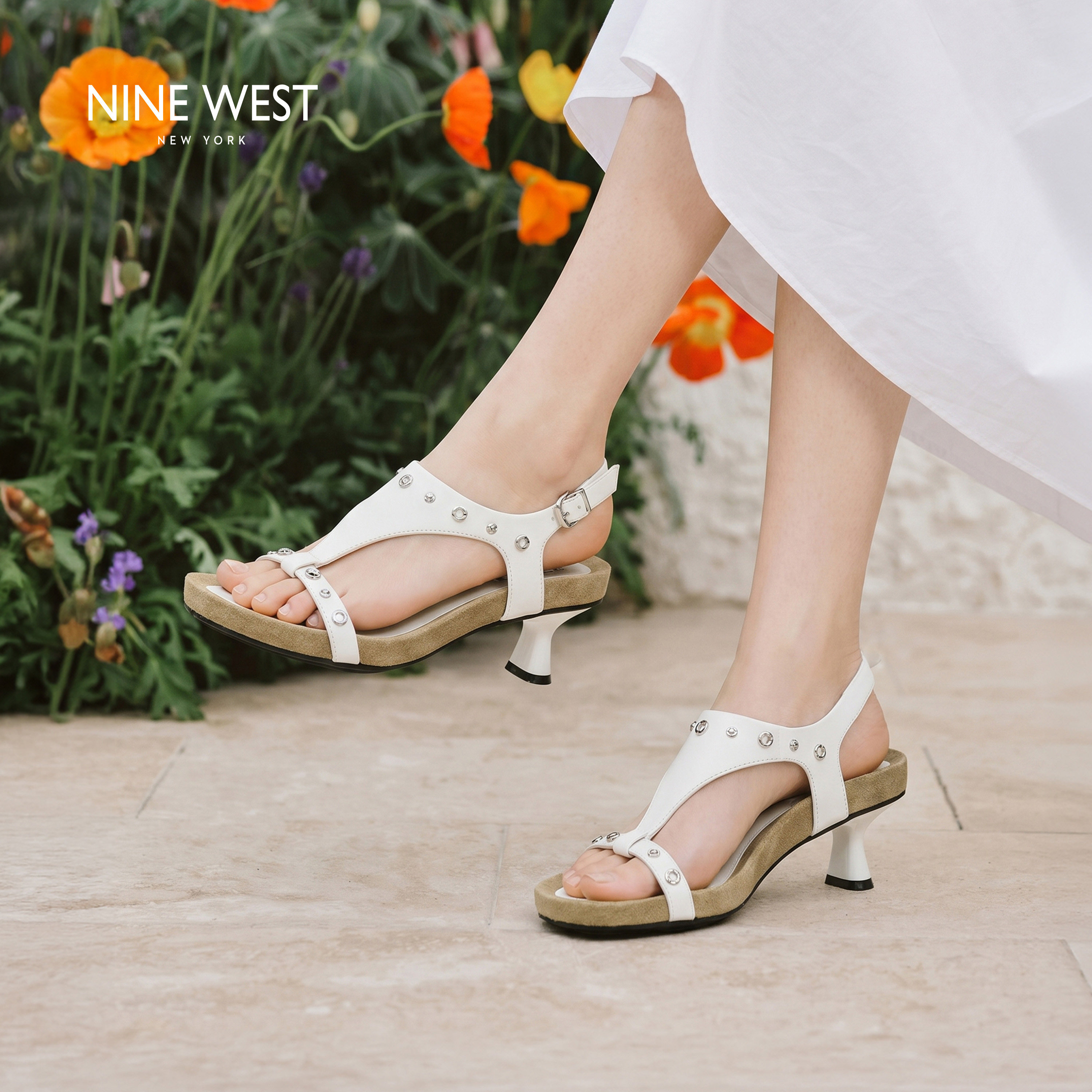 Nine West/玖熙铆钉高跟凉鞋女2026夏季新款平底T字带时装凉鞋