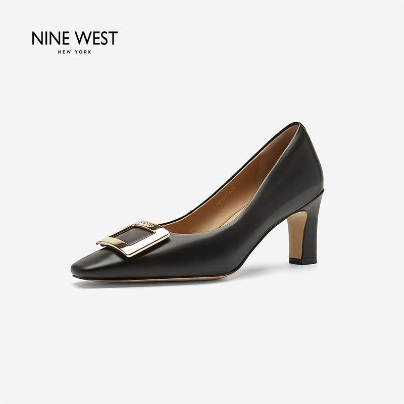 Nine West/玖熙秋季尖头浅口粗跟时装鞋金属饰扣设计女士通勤