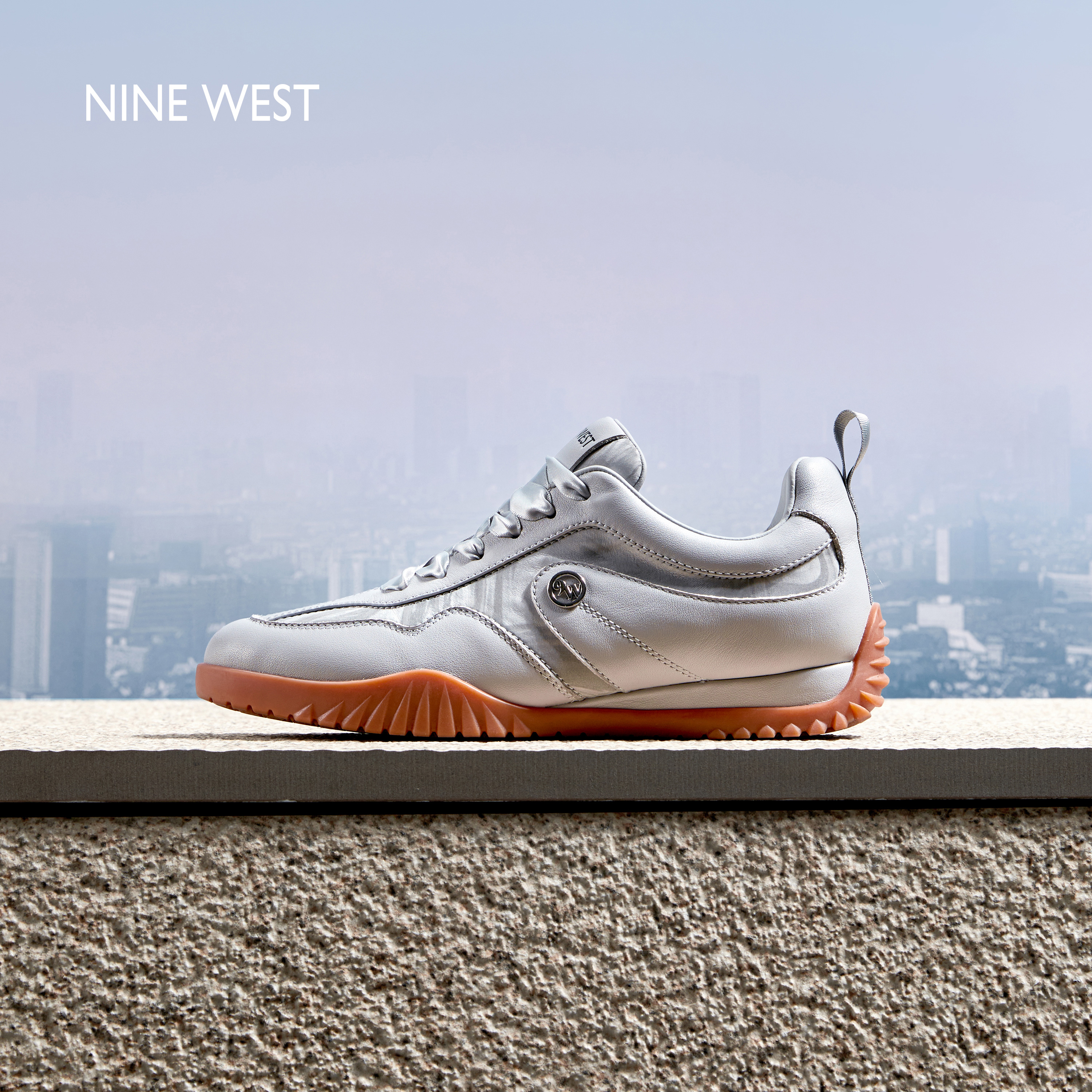 Nine West/玖熙塞纳河畔平底德训鞋女2025年夏季新款真皮运动休闲