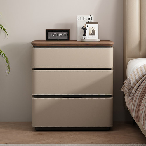 2025新款创意实木马鞍皮床头柜