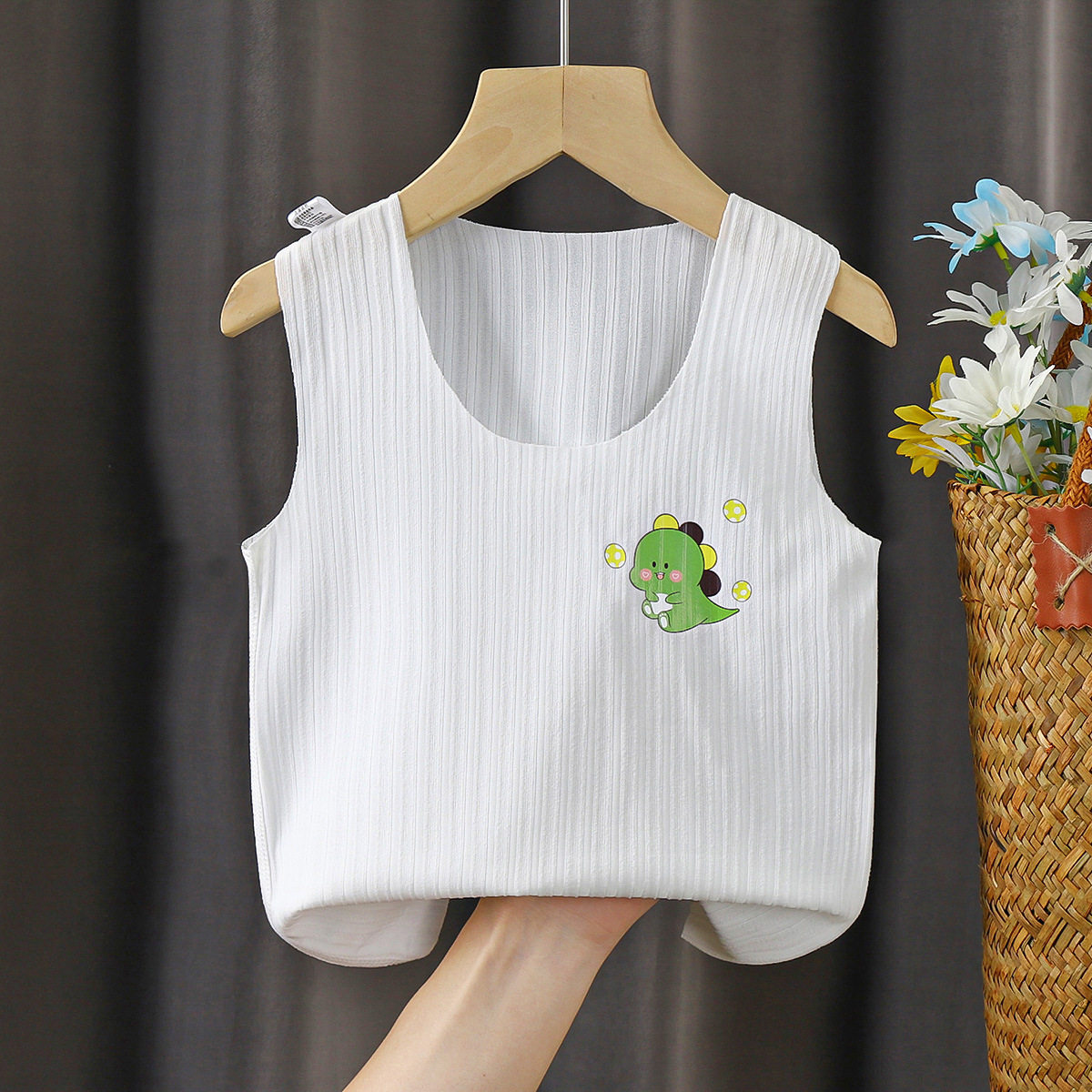 夏季儿童无骨新款单件无骨面膜T恤背心新款男女童 吊带新款打底衫