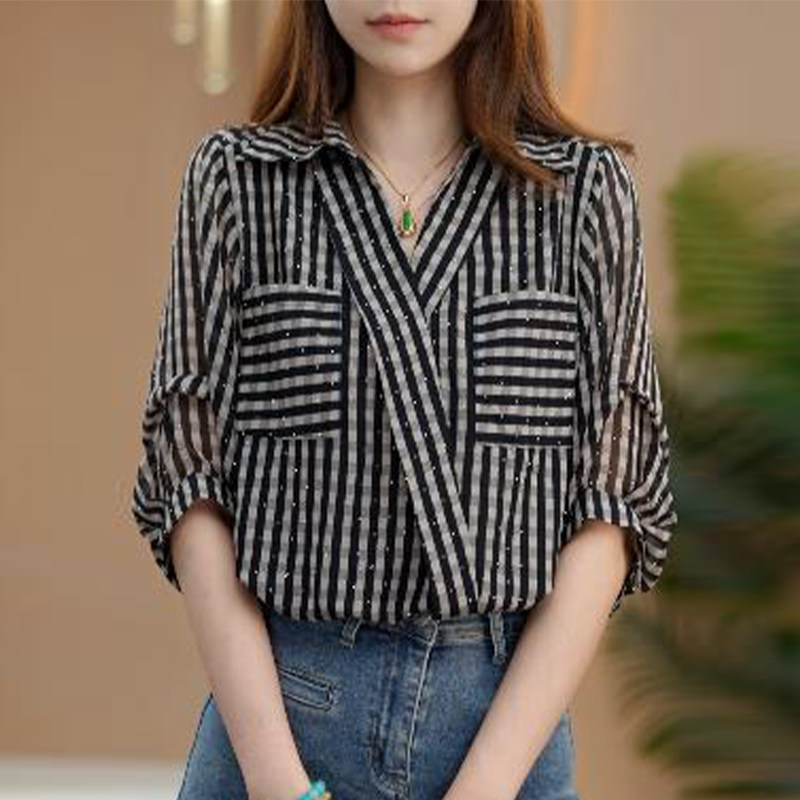 早秋设计感新款双口袋中袖小衫轻熟POLO领百搭衬衣洋气时尚上衣潮