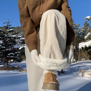 子哈尔滨穿搭防风滑雪裤 羊羔绒卫裤 东北加绒裤 外穿羽绒棉裤 女冬季