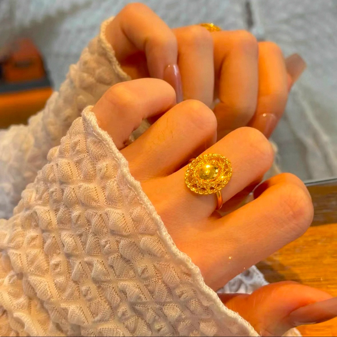 金色碎冰冰鱼鳞鸽子蛋戒指女轻奢