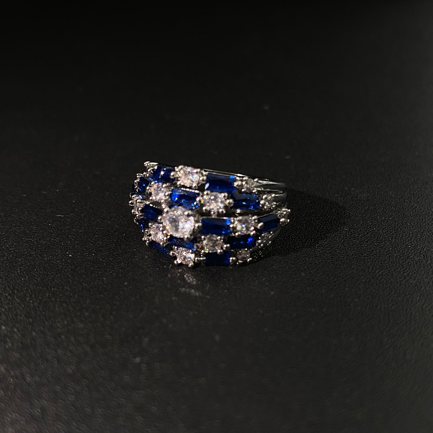 蓝色锆石戒指女轻奢高级感食指戒