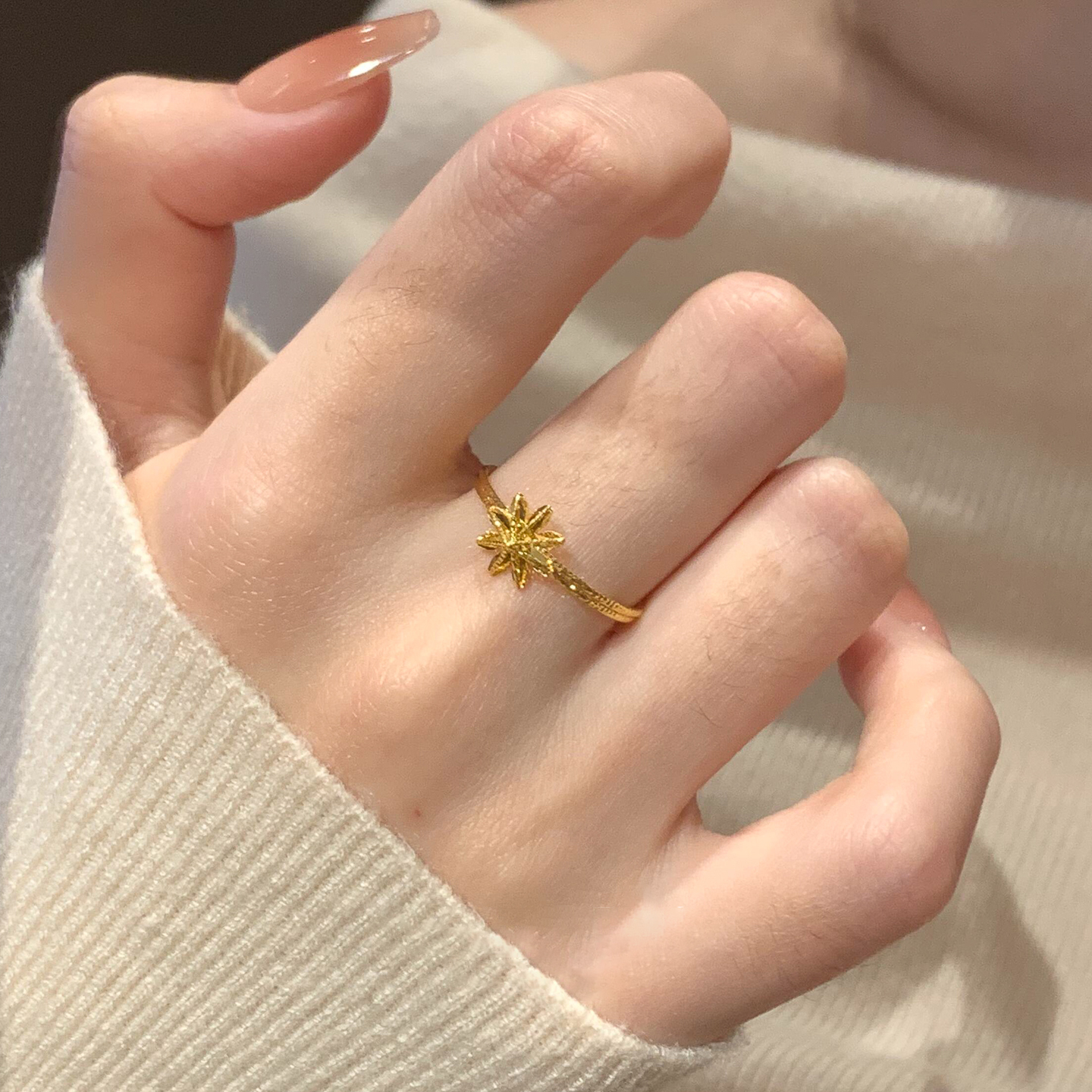 爆闪金色八芒星戒指女轻奢高级感