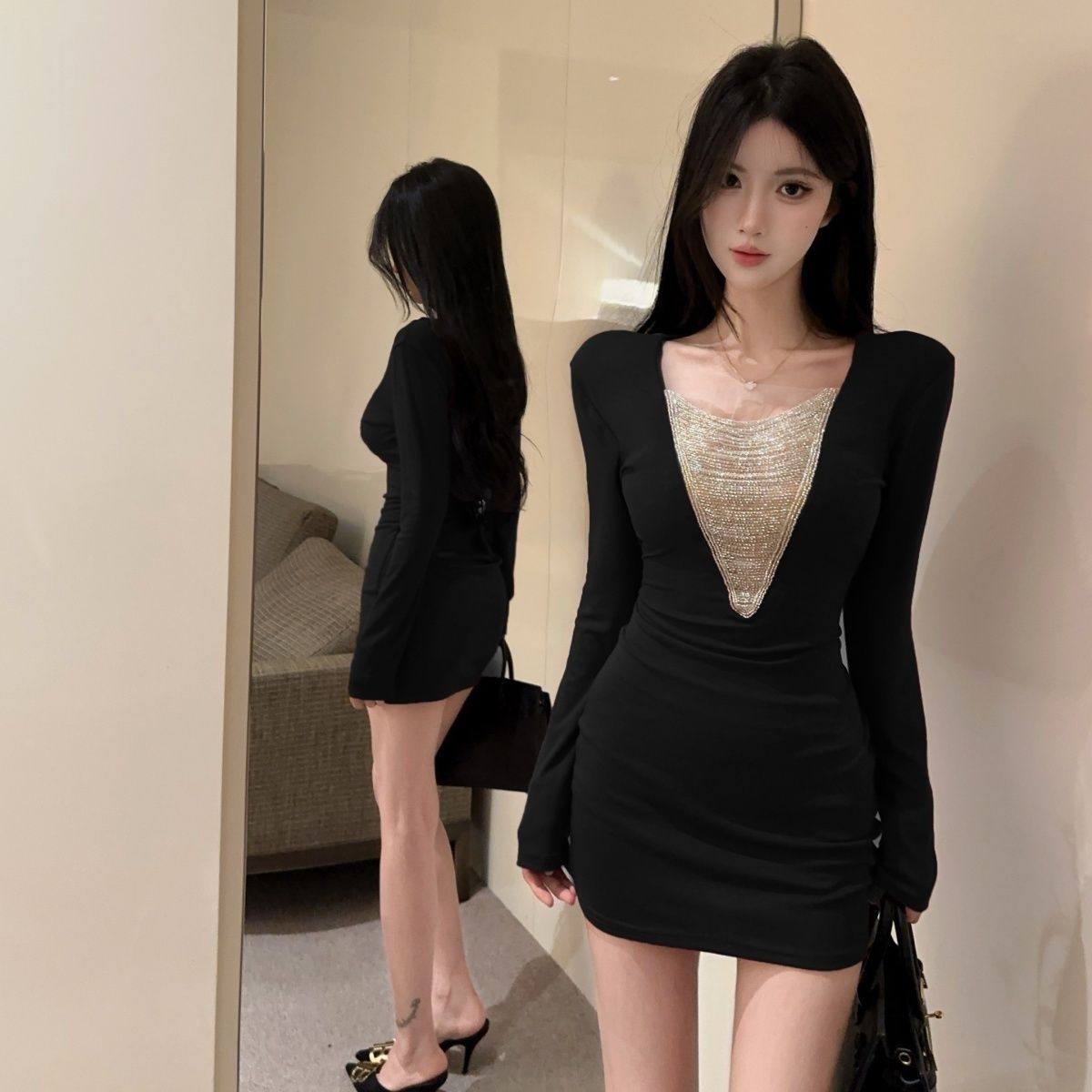 性感黑色v领链条长袖连衣裙女秋冬内搭纯欲修身打底包臀生日裙子,女装/女士精品,连衣裙,淘宝优惠券,粉丝福利购,淘宝优惠卷