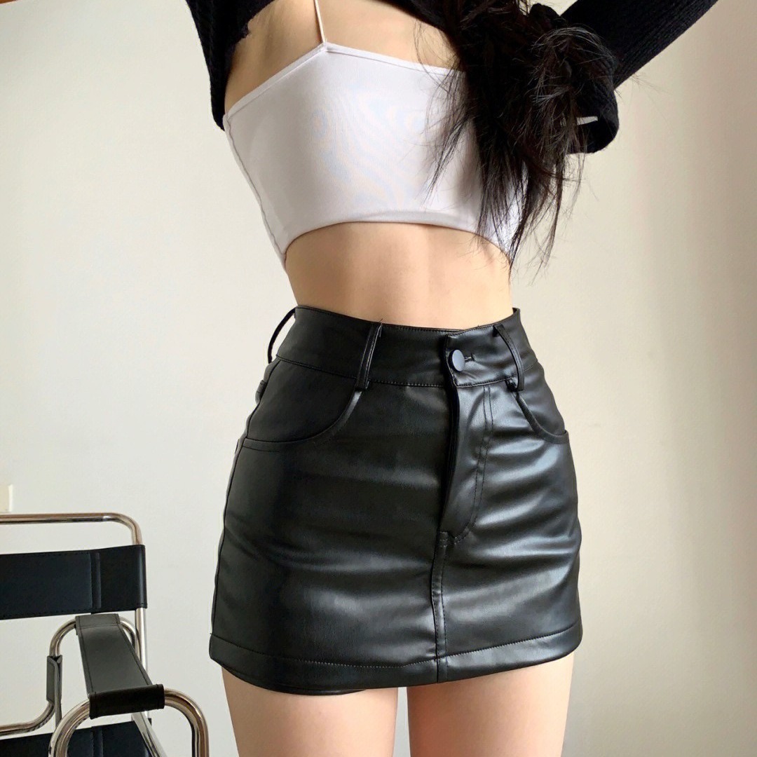 黑色百搭高腰PU皮裤裙女2024秋季新款显瘦高端轻奢短裙半身裙