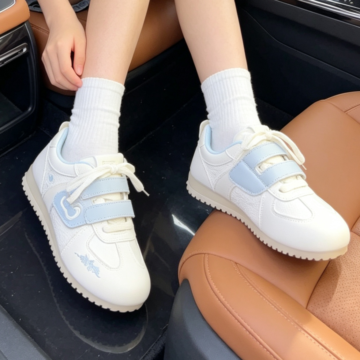 萱朵莎可爱卡通百搭白色板鞋女
