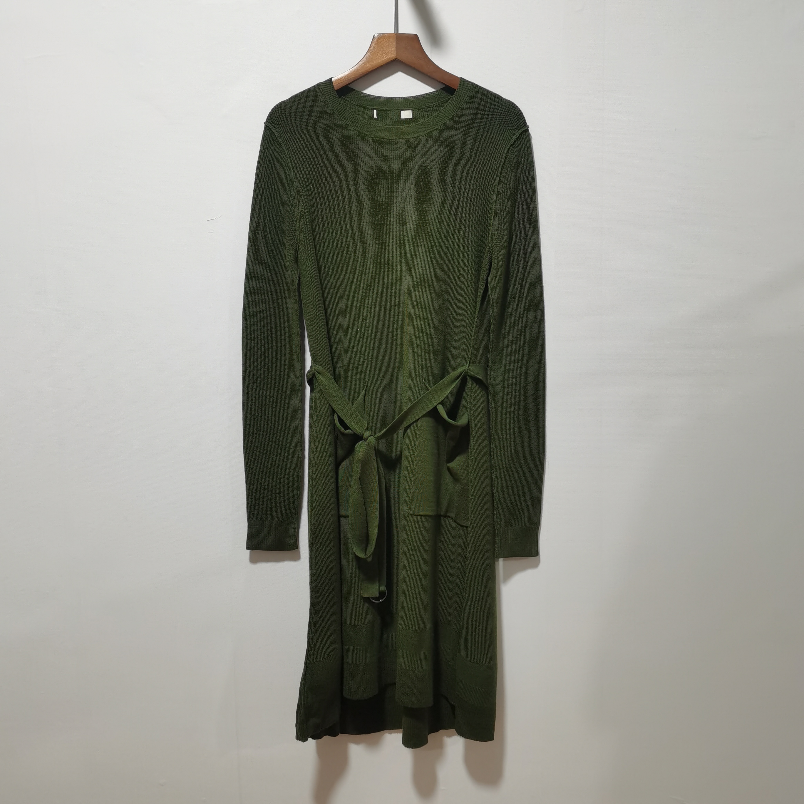 B纯色通勤系撤柜新款春秋100羊毛A字型前短后长方口袋连衣裙D034