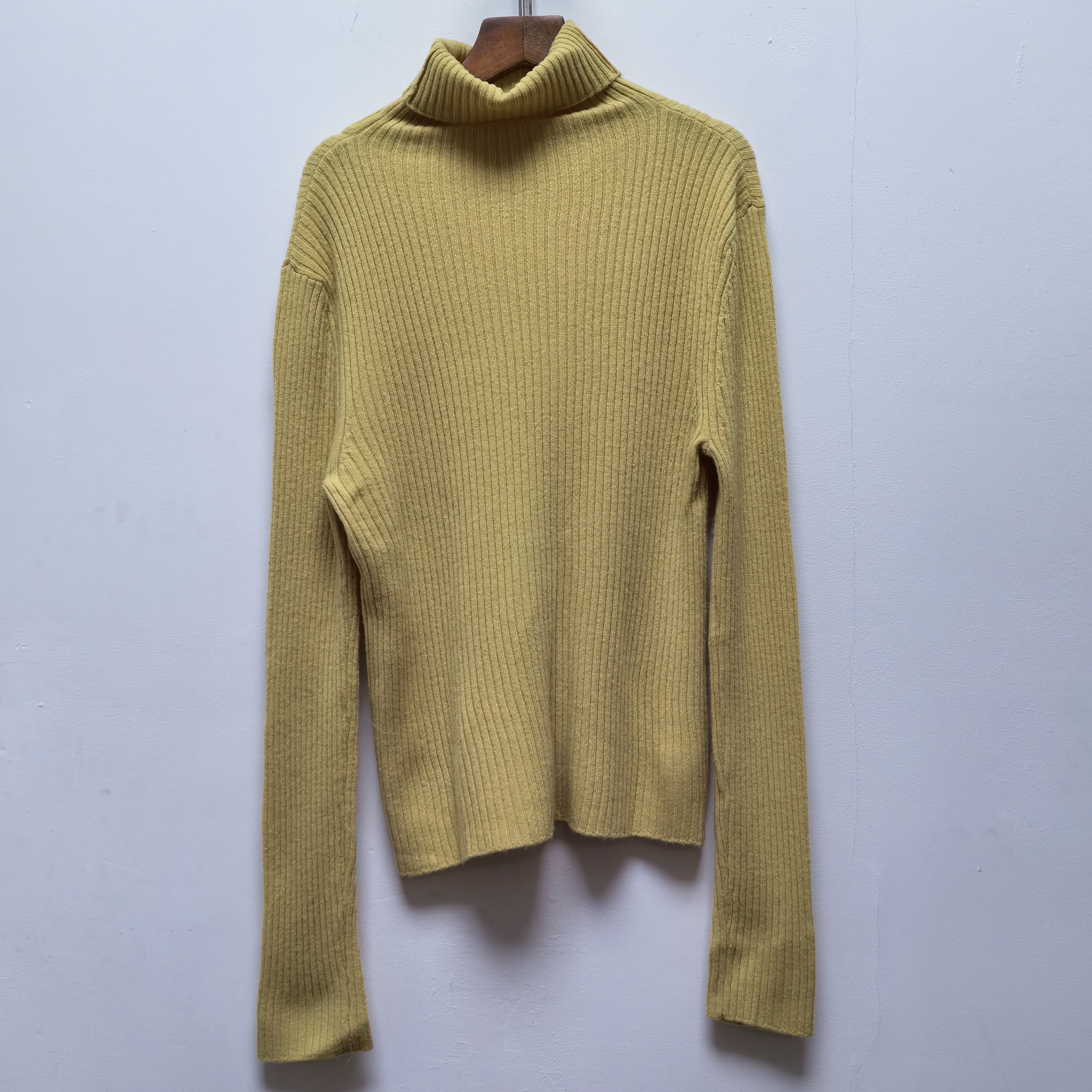 2025秋冬新款显白黄色高领针织衫女宽松显瘦百搭打底衫上衣M777